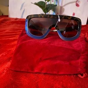 Designer Frame “NO” - Designer Look- “YES”